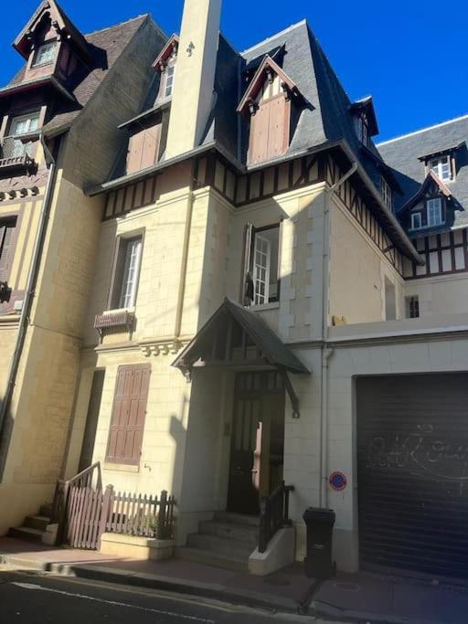 Beau Studio A 30M De La Plage / Beautiful Studio 30M From The Beach Trouville-sur-Mer Exterior photo